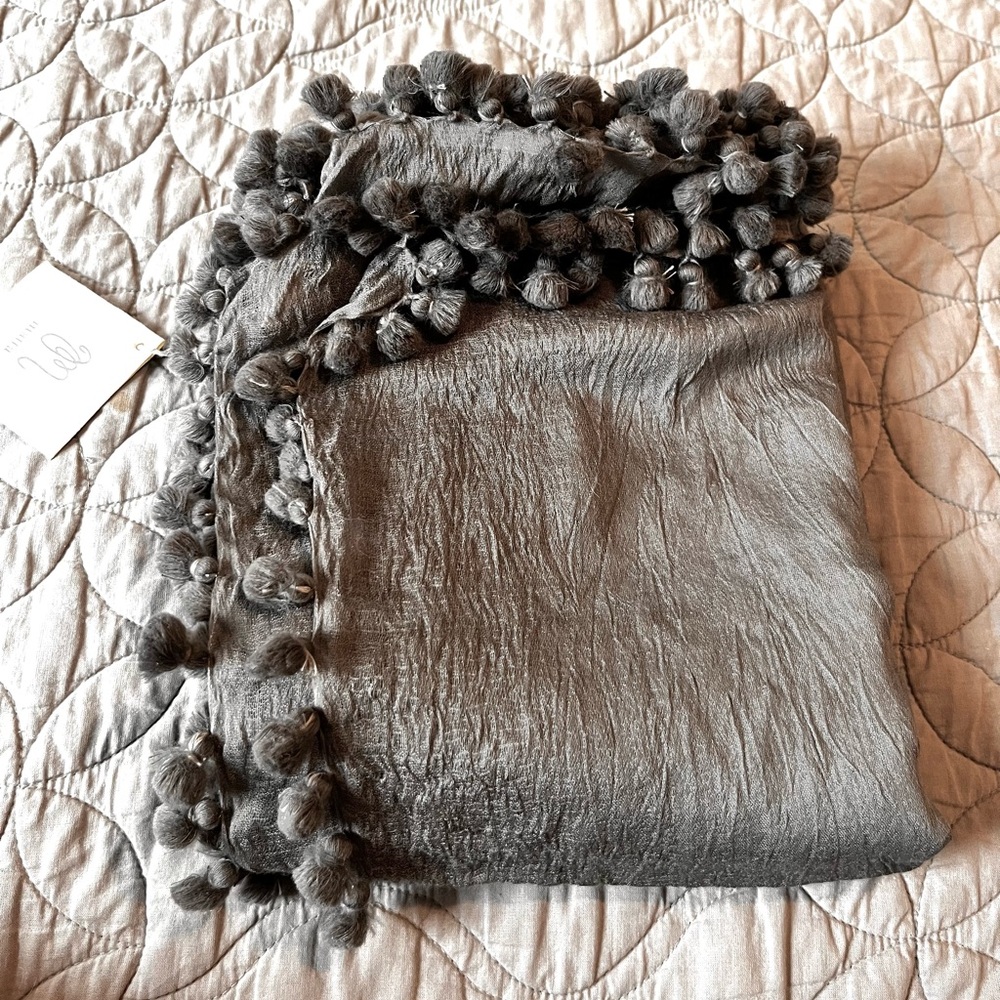 Matta NY- Pearl gray dupatta scarf -NWT